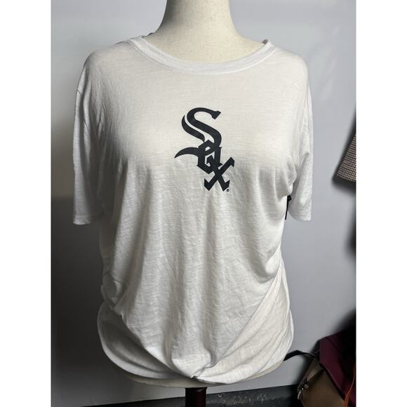 New Era Women’s Chicago White Sox White T Shirt Size 2X NWT MLB Baseball - Picture 1 of 9